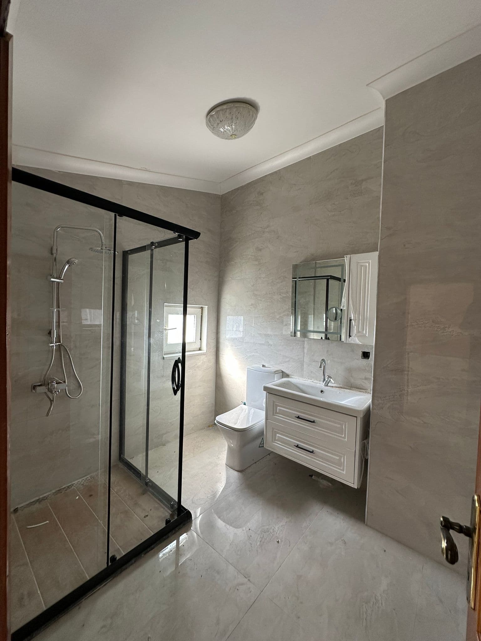 Silivri tadilat, Silivri tesisat ve Silivri duşakabin - Silivri Tesisat Hizmetleri: Su, Doğalgaz ve Acil Servis